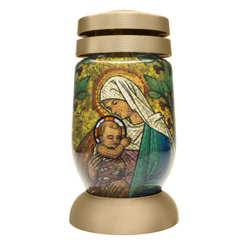 Kalmuküünal klaasis Maarja lapsega 36h